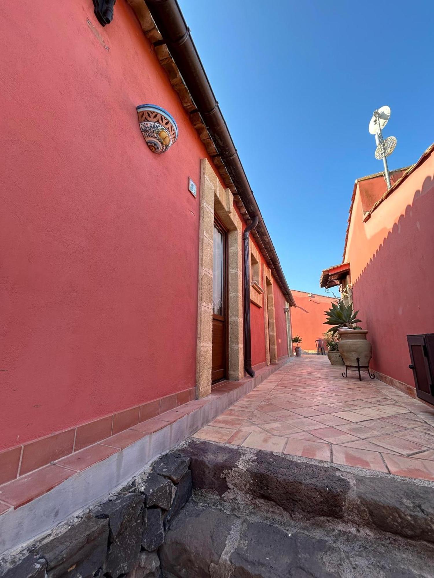 Borgo Nocchiara Hotel Carlentini Exterior photo