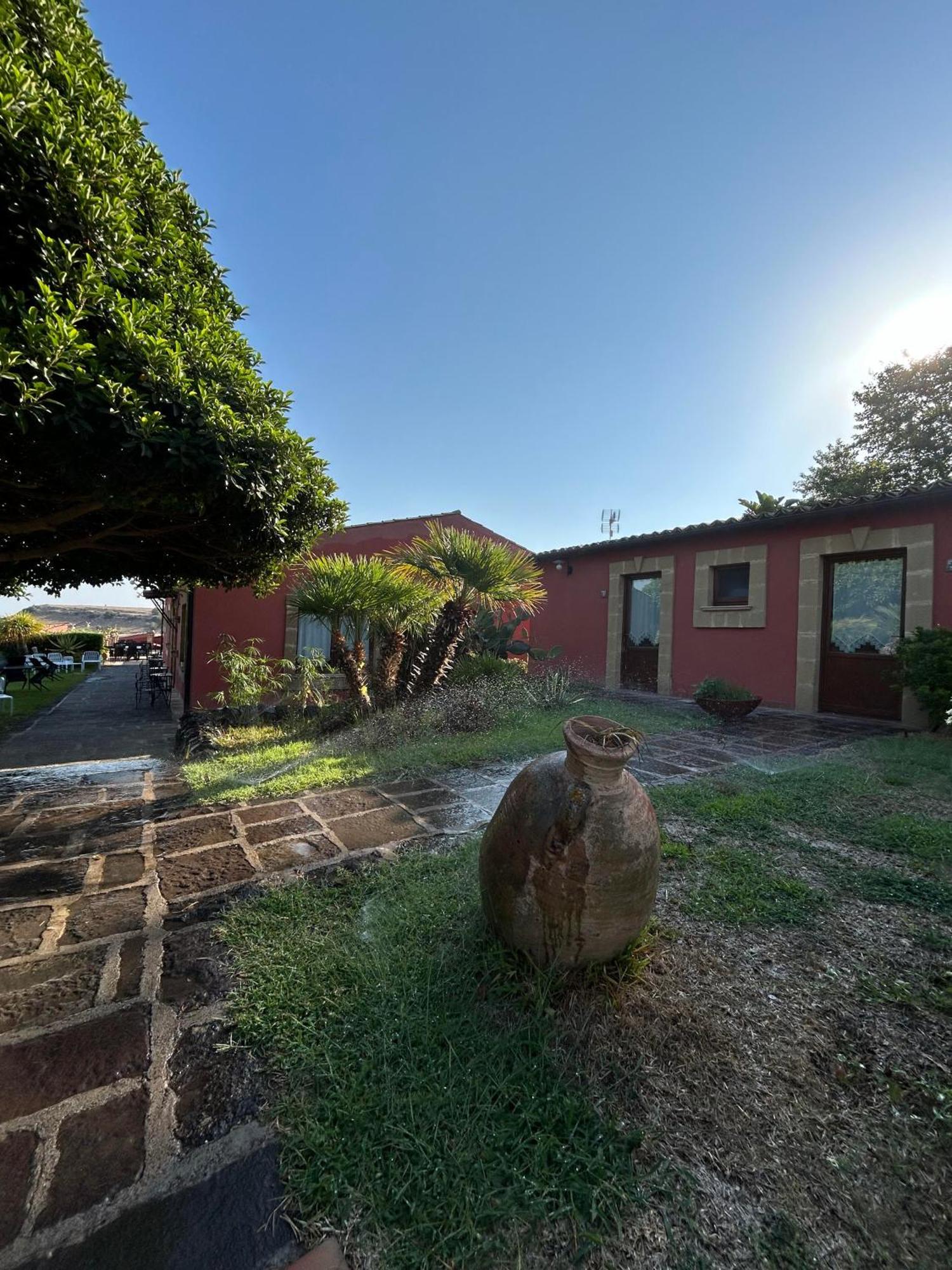 Borgo Nocchiara Hotel Carlentini Exterior photo